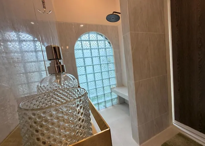 Designer 2 Bedroom On Berawa *